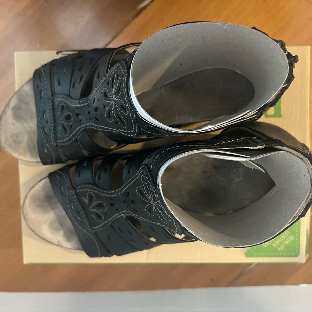 Earth Origins Black Leather Women's Wedge Ruby Comfort Sandals Size 8 M - Picture 5 of 8